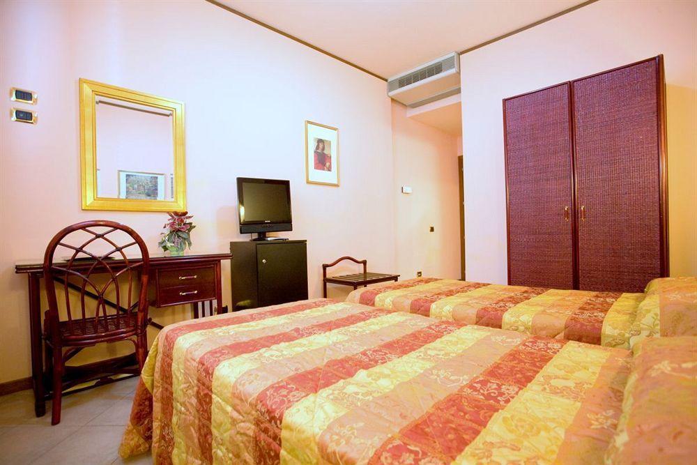 Hotel Villa Delle Rose Oristano Luaran gambar